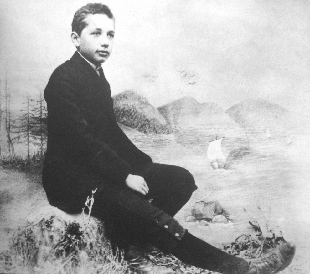 Эйнштейн в молодости 