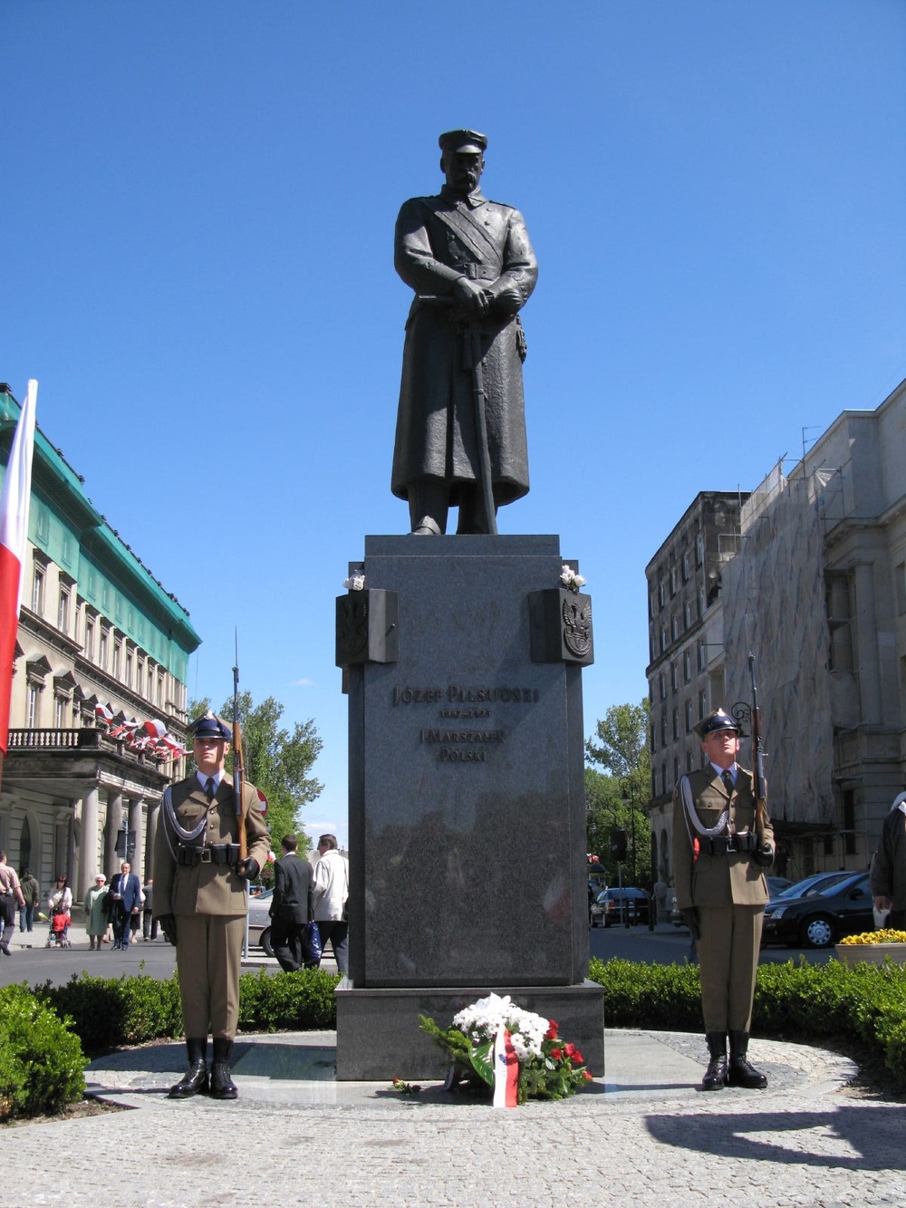 Памятник Пилсудскому в Варшаве