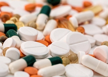 Почему ученые уверены, что лекарства безопасны: как происходят клинические испытания на людях