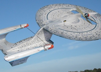 Штука дня: радиоуправляемые корабли Star Wars и Star Trek