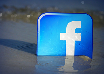 Facebook - 2015: мессенджер, беспилотники и виртуальная реальность