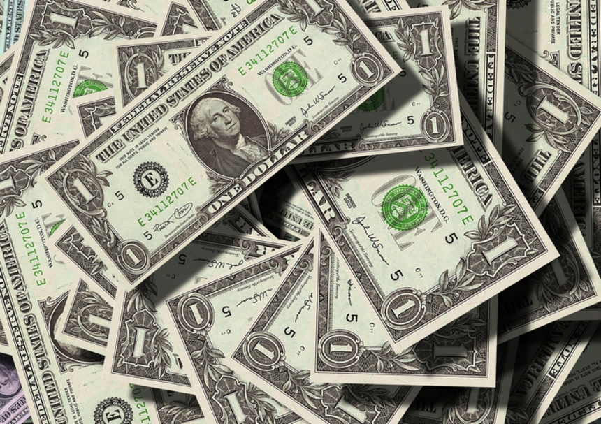 Почему так сложно купить доллары? 11 вопросов и ответов о "приколах" Нацбанка